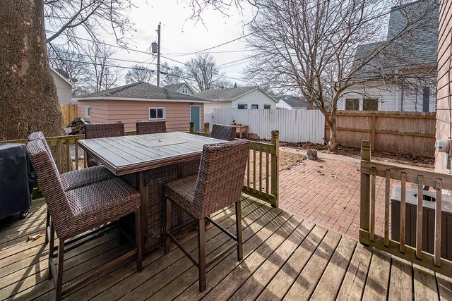 207 Douglass AVENUE, Waukesha, WI 53186