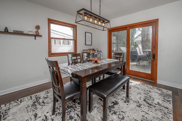 207 Douglass AVENUE, Waukesha, WI 53186