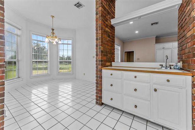 513 Orchard Drive, Lake Charles, LA 70605