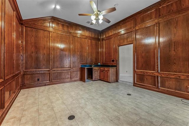 513 Orchard Drive, Lake Charles, LA 70605