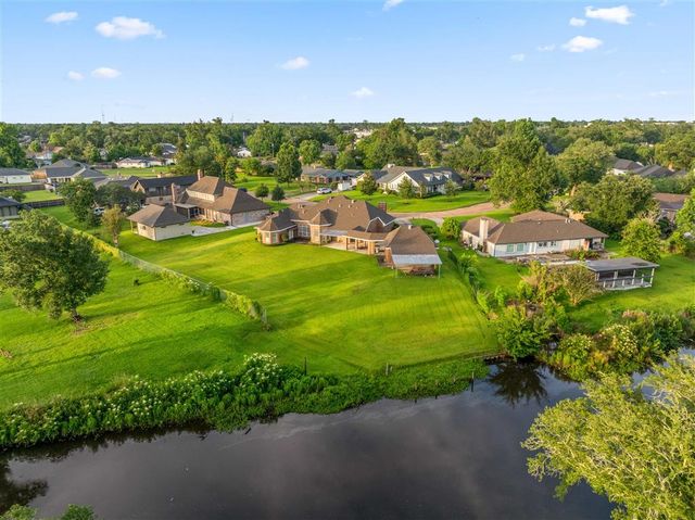 513 Orchard Drive, Lake Charles, LA 70605