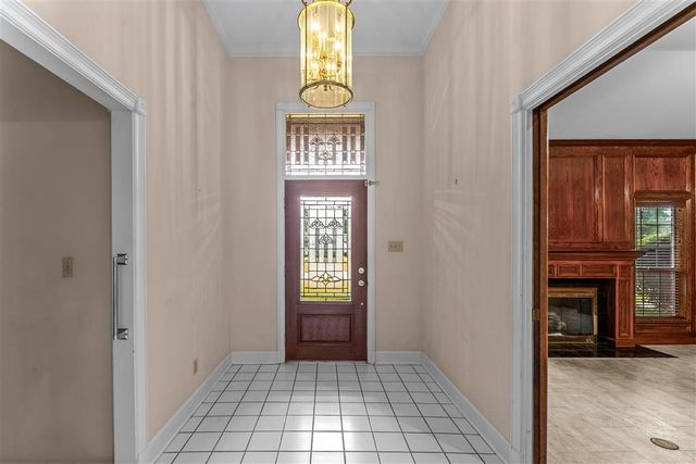 513 Orchard Drive, Lake Charles, LA 70605