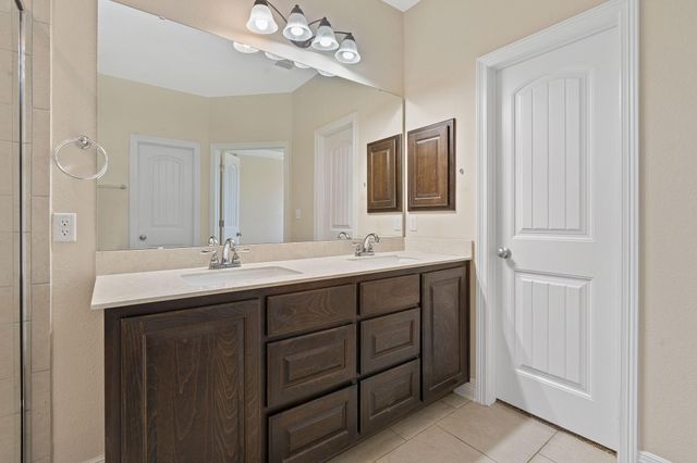 6624 W Llano Stage TRL W, Austin, TX 78738