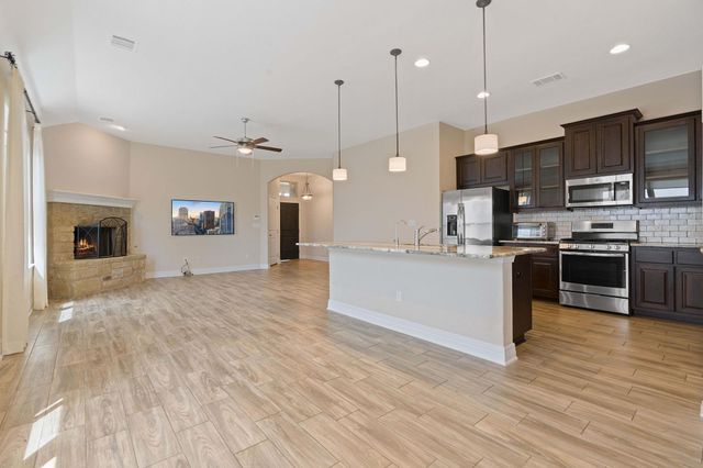 6624 W Llano Stage TRL W, Austin, TX 78738
