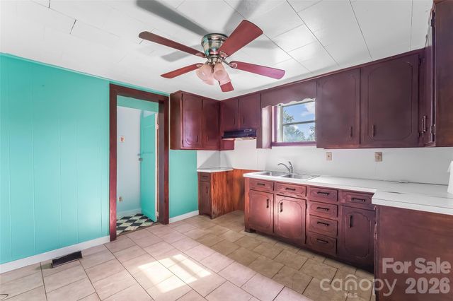 4576 St Pauls Church Road, Morganton, NC 28655