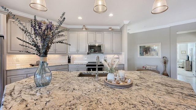 23149 BANBURY WAY 201, Venice, FL 34293