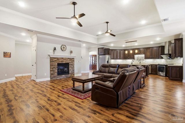 5477 Madelines Way, Pace, FL 32571