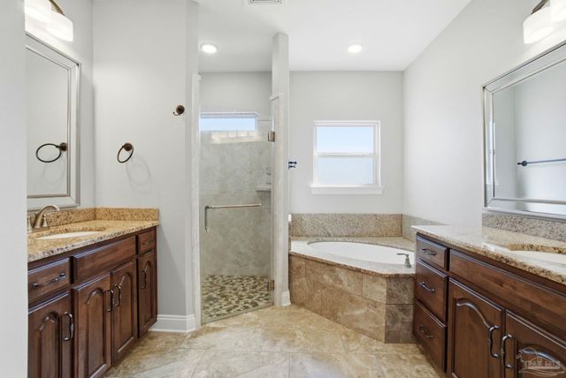 5477 Madelines Way, Pace, FL 32571