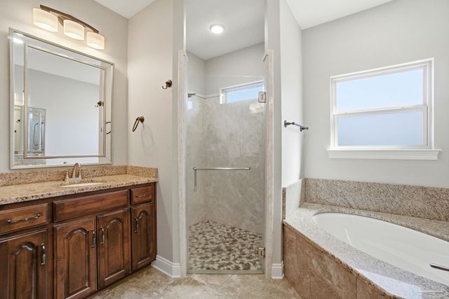 5477 Madelines Way, Pace, FL 32571