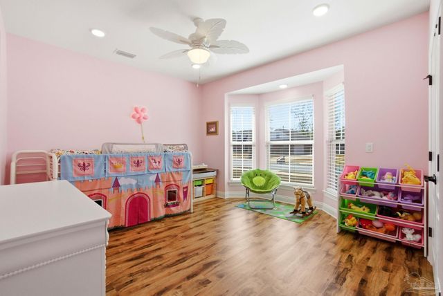 5477 Madelines Way, Pace, FL 32571