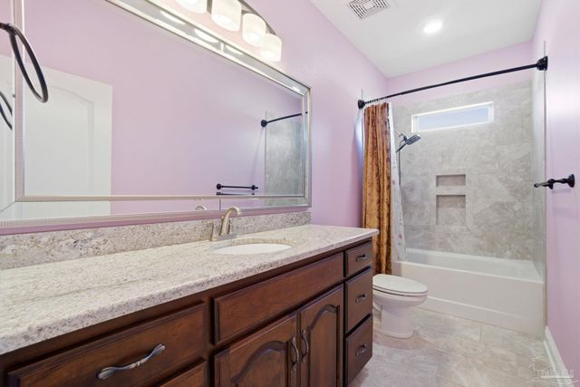 5477 Madelines Way, Pace, FL 32571