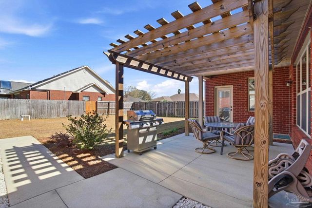 5477 Madelines Way, Pace, FL 32571