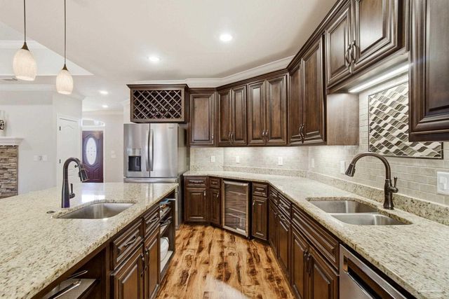 5477 Madelines Way, Pace, FL 32571