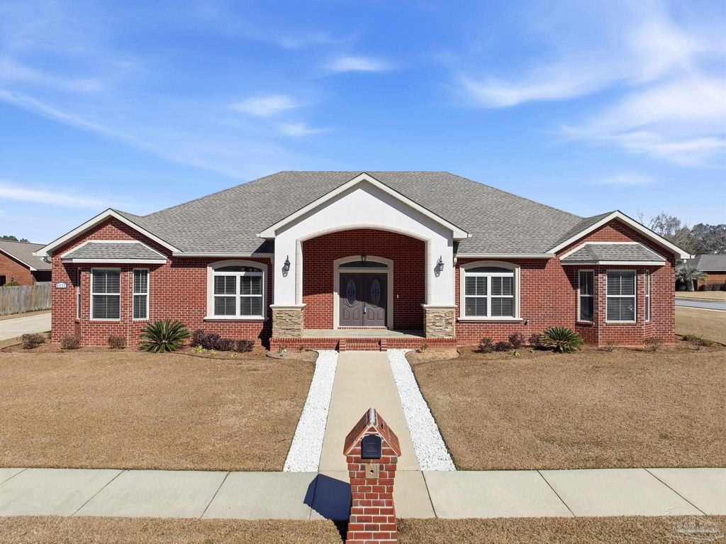 5477 Madelines Way, Pace, FL 32571