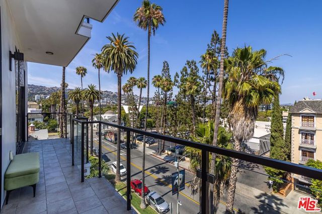 137 N Doheny Drive 4, West Hollywood, CA 90048