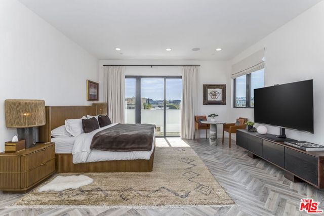 137 N Doheny Drive 4, West Hollywood, CA 90048