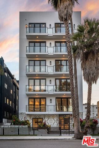 137 N Doheny Drive 4, West Hollywood, CA 90048