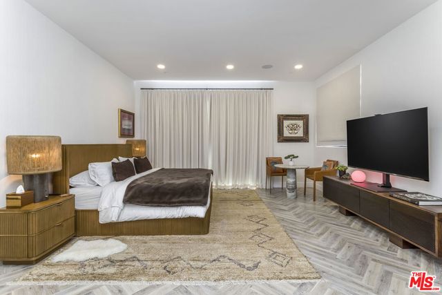 137 N Doheny Drive 4, West Hollywood, CA 90048