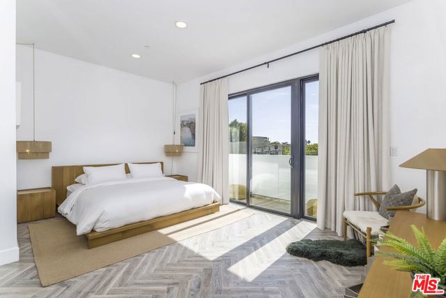 137 N Doheny Drive 4, West Hollywood, CA 90048