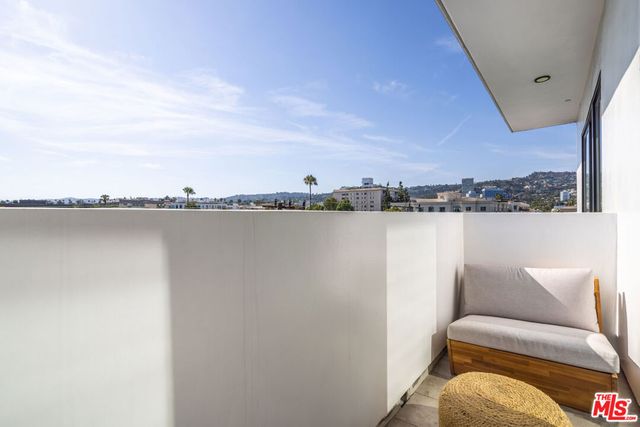 137 N Doheny Drive 4, West Hollywood, CA 90048