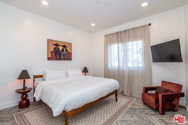 137 N Doheny Drive 4, West Hollywood, CA 90048