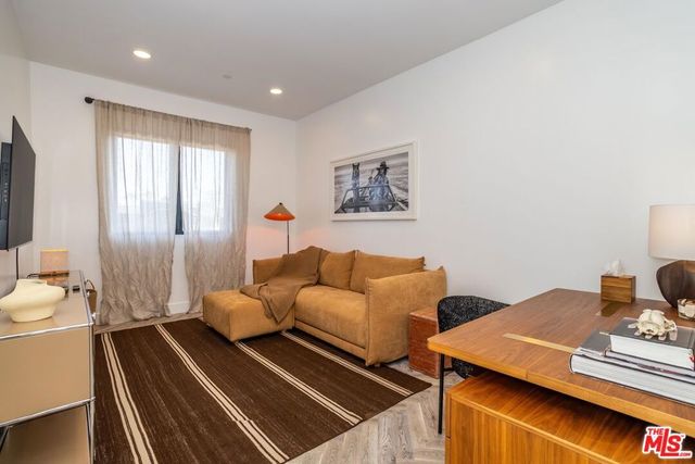 137 N Doheny Drive 4, West Hollywood, CA 90048