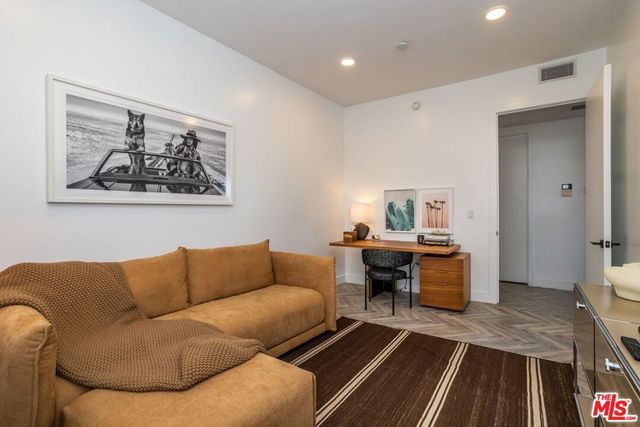 137 N Doheny Drive 4, West Hollywood, CA 90048