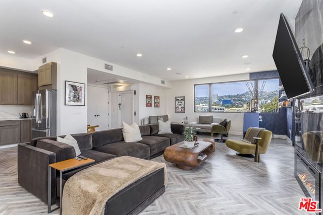 137 N Doheny Drive 4, West Hollywood, CA 90048