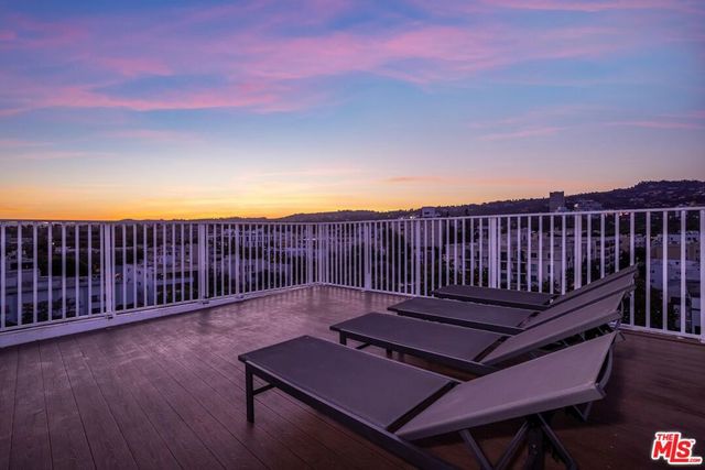 137 N Doheny Drive 4, West Hollywood, CA 90048