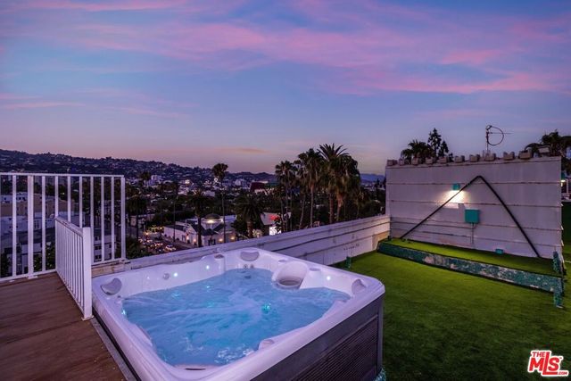 137 N Doheny Drive 4, West Hollywood, CA 90048