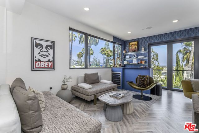 137 N Doheny Drive 4, West Hollywood, CA 90048