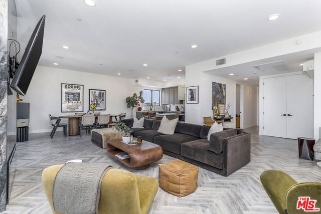 137 N Doheny Drive 4, West Hollywood, CA 90048