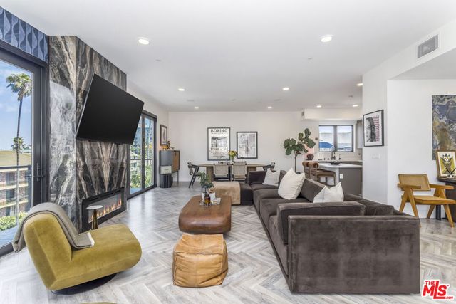 137 N Doheny Drive 4, West Hollywood, CA 90048