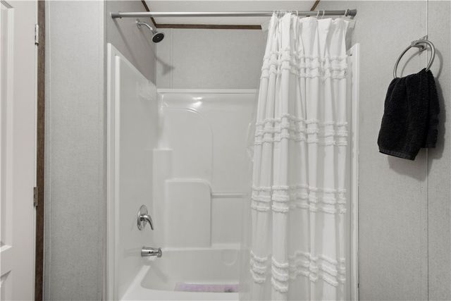 2 Roundtop Drive, Finleyville, PA 15332