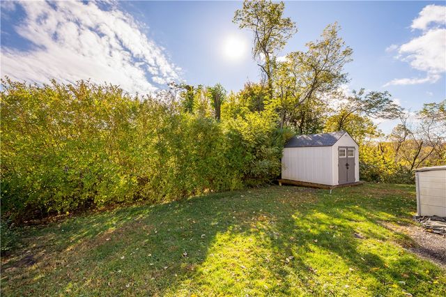 2 Roundtop Drive, Finleyville, PA 15332