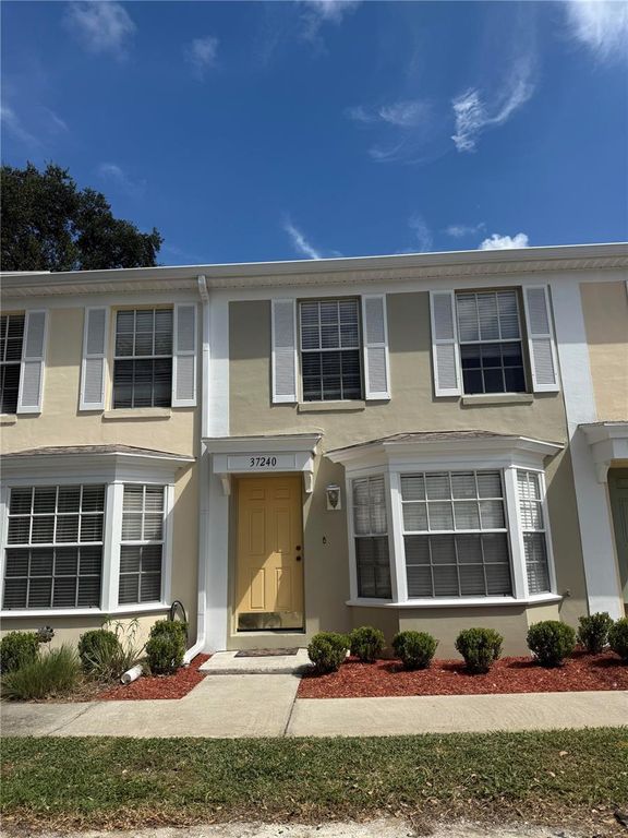 37240 EMBASSY PARK LANE, Dade City, FL 33525
