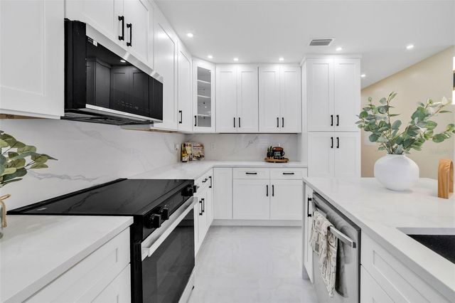 4518 W IDLEWILD AVENUE, Tampa, FL 33614