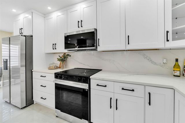 4518 W IDLEWILD AVENUE, Tampa, FL 33614