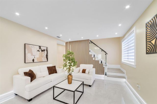 4518 W IDLEWILD AVENUE, Tampa, FL 33614