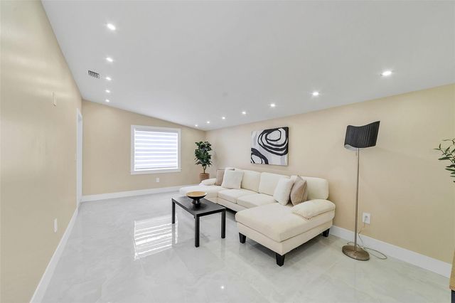 4518 W IDLEWILD AVENUE, Tampa, FL 33614