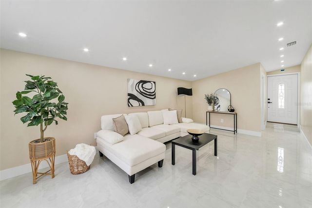 4518 W IDLEWILD AVENUE, Tampa, FL 33614