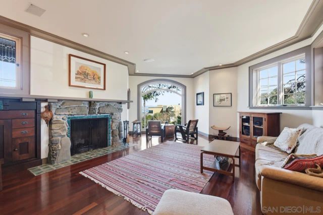 4511 Santa Cruz Avenue, San Diego, CA 92107