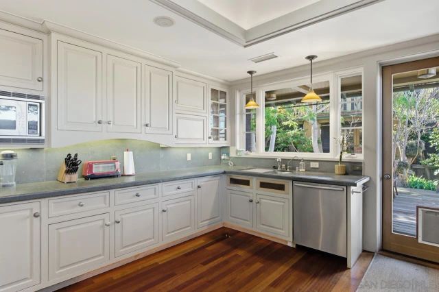 4511 Santa Cruz Avenue, San Diego, CA 92107