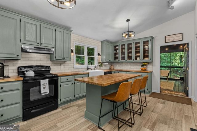1175 Mars Hill Road NW, Acworth, GA 30101