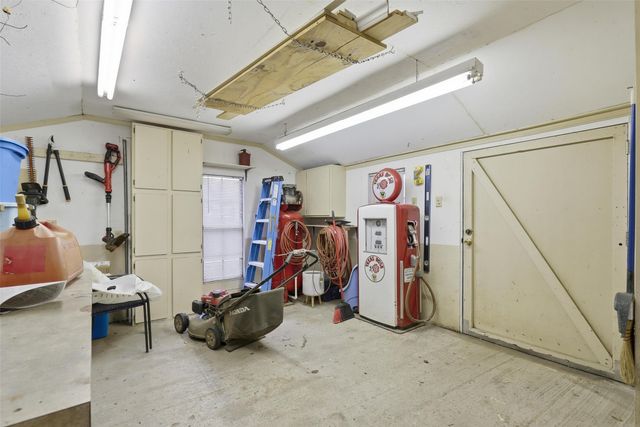 503 Shady Grove Drive, Granbury, TX 76049