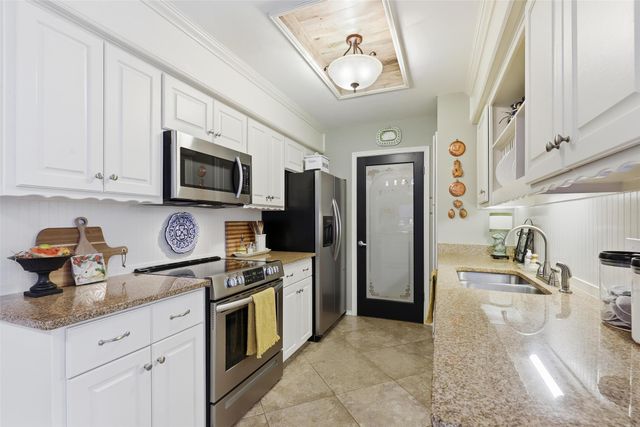 503 Shady Grove Drive, Granbury, TX 76049