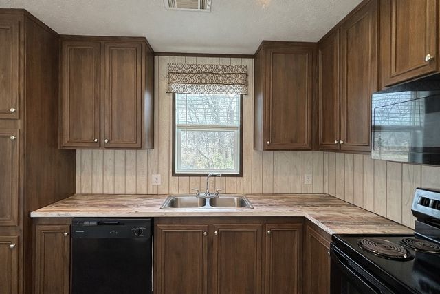 750 Waterfront Row, Quitman, TX 75783