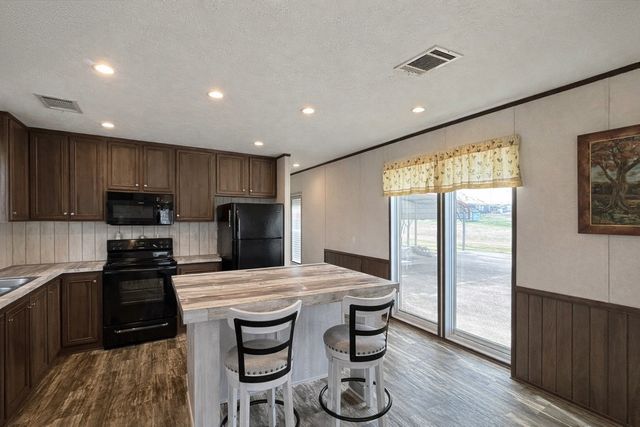 750 Waterfront Row, Quitman, TX 75783