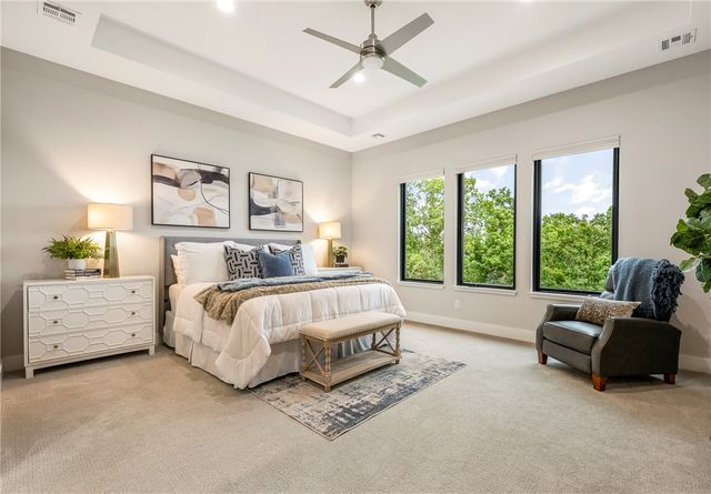 15440 Brightwater Xing, Rogers, AR 72756