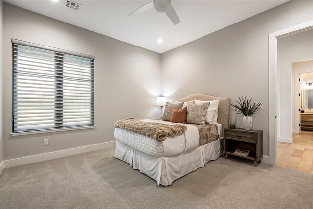 15440 Brightwater Xing, Rogers, AR 72756